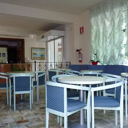 Daisy Hotel