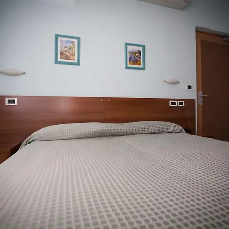 Daisy Hotel 3*