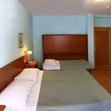 Daisy Hotel 3*