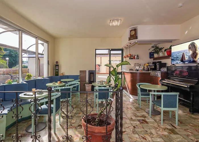 Hotel Daisy 3*