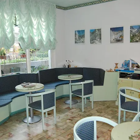 Hotel Daisy