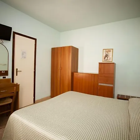 Hotel Daisy 3*