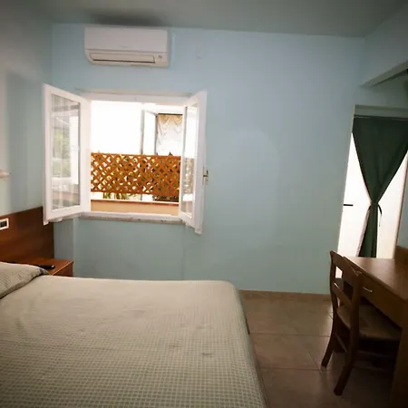 Daisy Marina di Massa