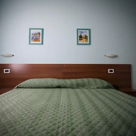 Daisy Hotel 3*