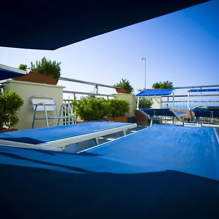 Daisy Hotel 3*